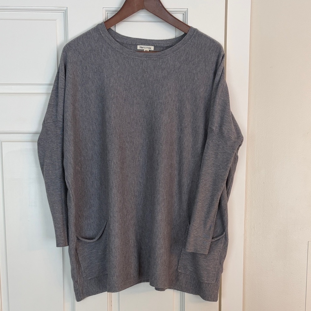 From Vici Tea n Rose Charcoal Knit Lightweight Sweater Tunic